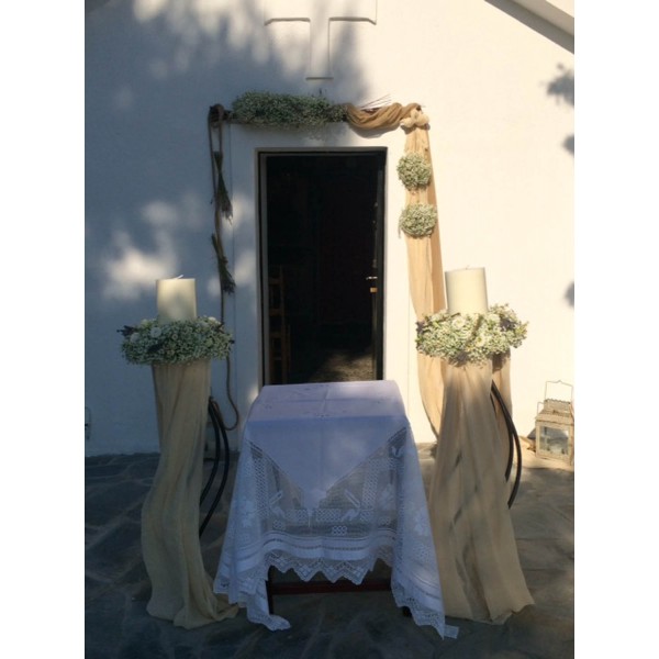 Wedding decoration to Panagia Mesosporitissa with chamomile and lavender