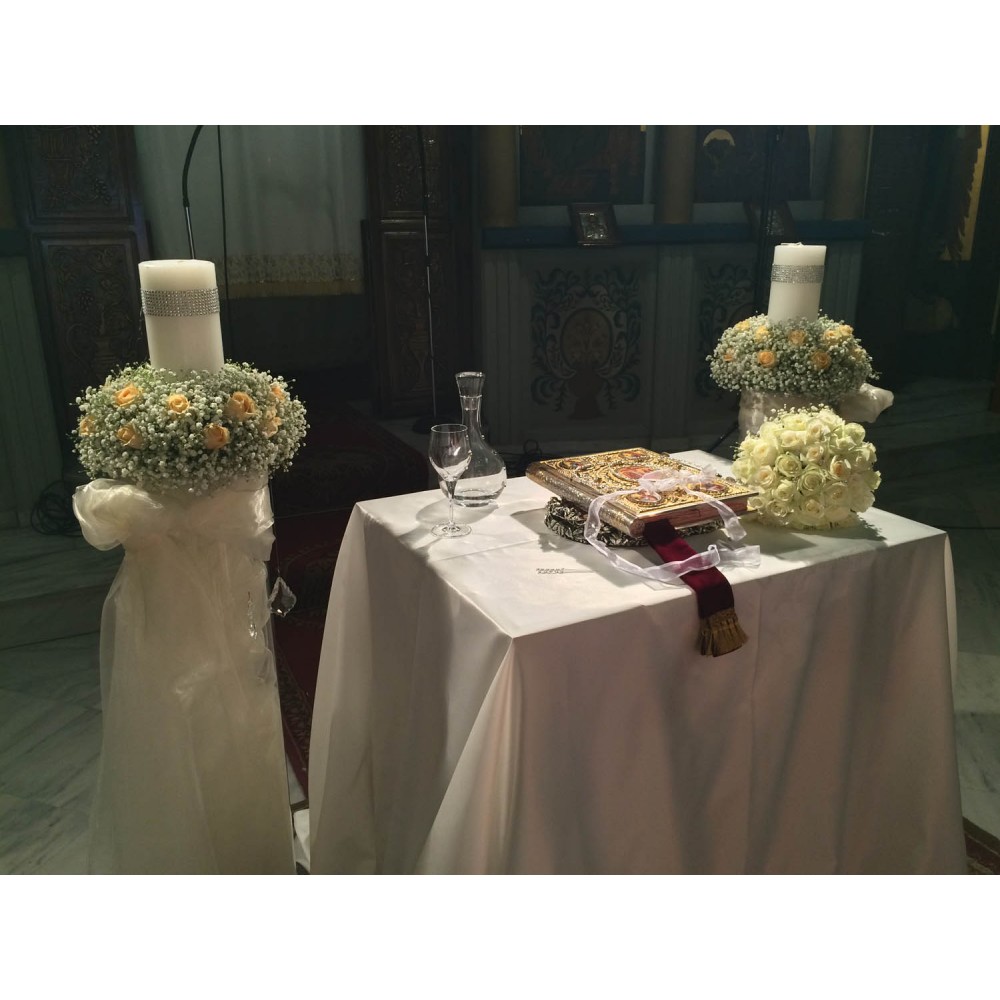 Wedding decoration with plaster and roses