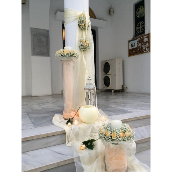 Wedding decoration with plaster and roses